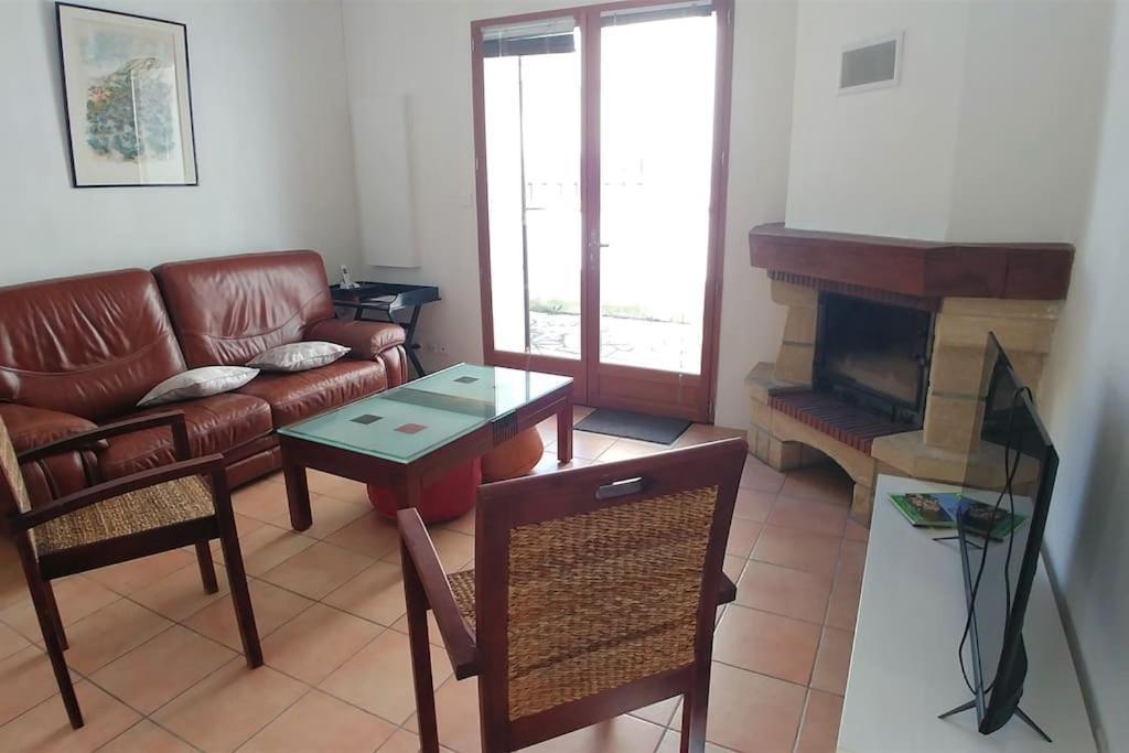 Comme A La Maison Cenon Exterior photo