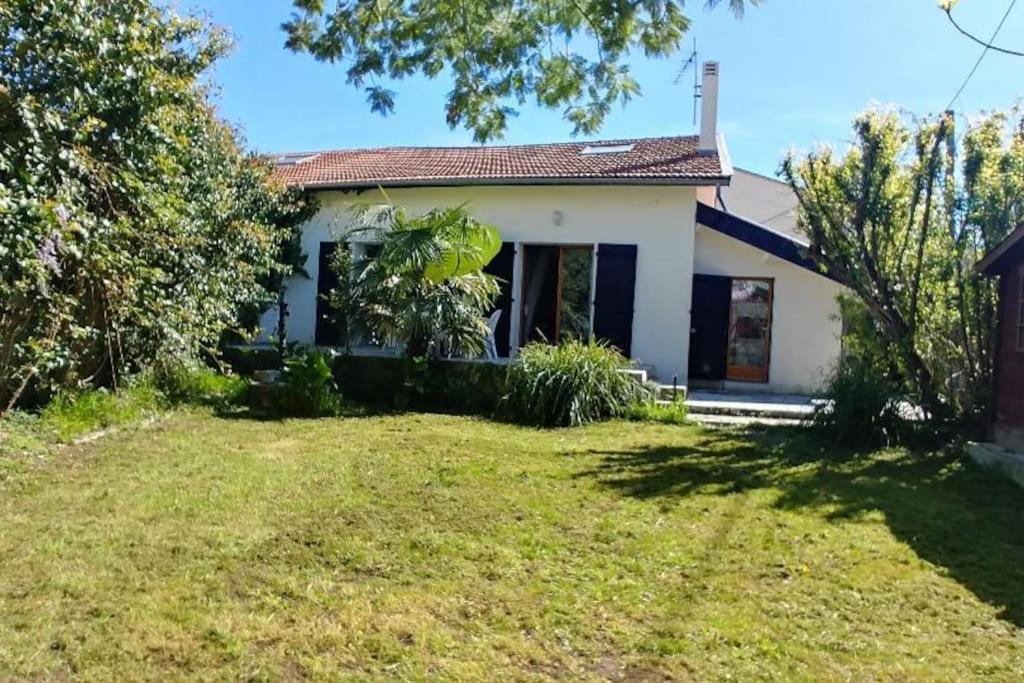 Comme A La Maison Cenon Exterior photo