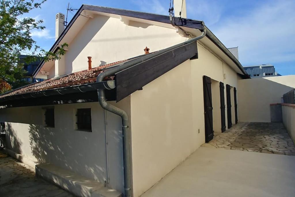 Comme A La Maison Cenon Exterior photo